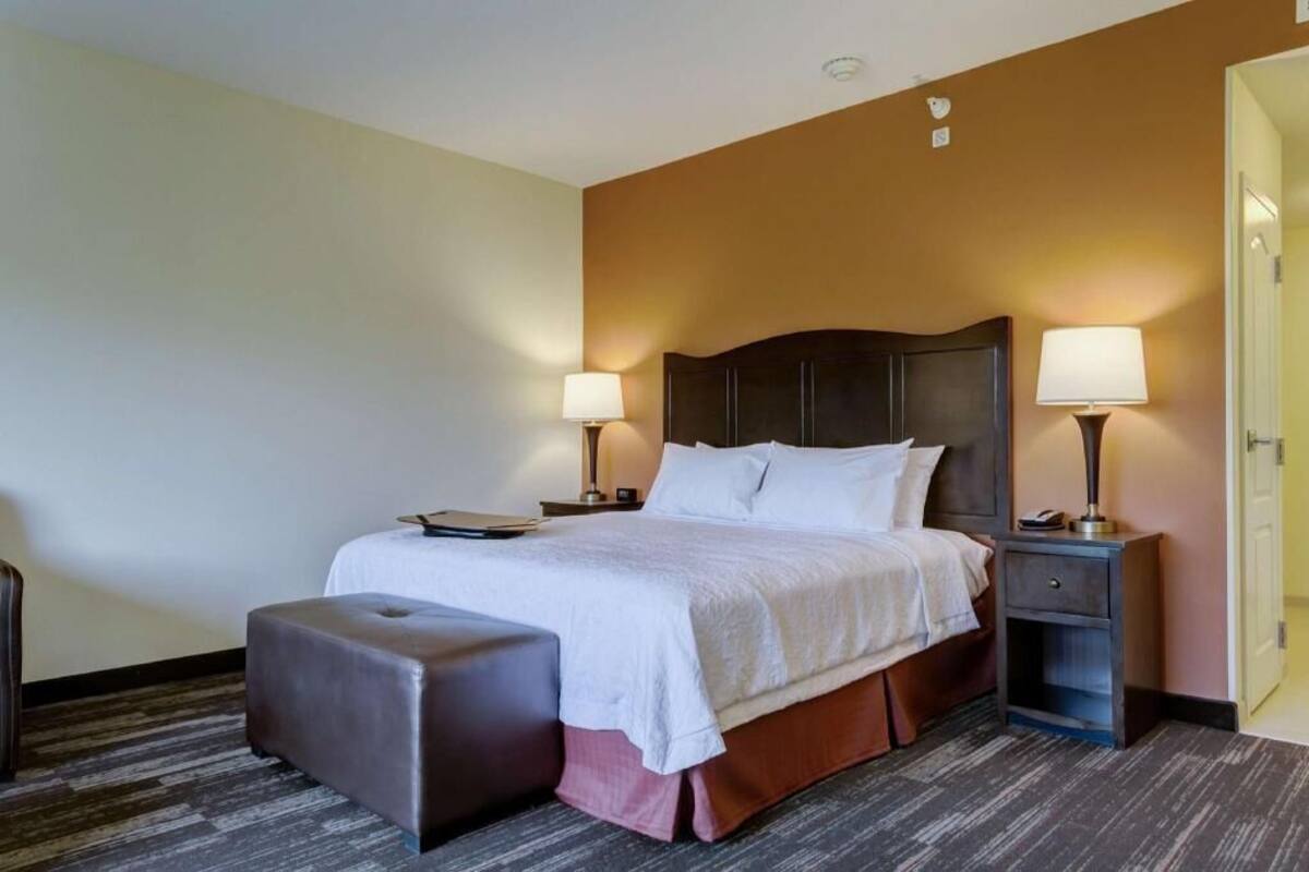 Hypo-allergenic bedding, pillowtop beds, in-room safe