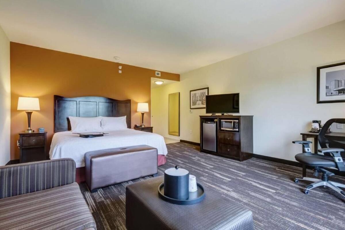 Hypo-allergenic bedding, pillowtop beds, in-room safe