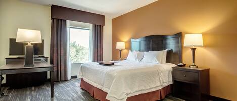 Studio, 1 King Bed, Accessible, Non Smoking (Roll-in Shower) | Hypo-allergenic bedding, pillowtop beds, in-room safe