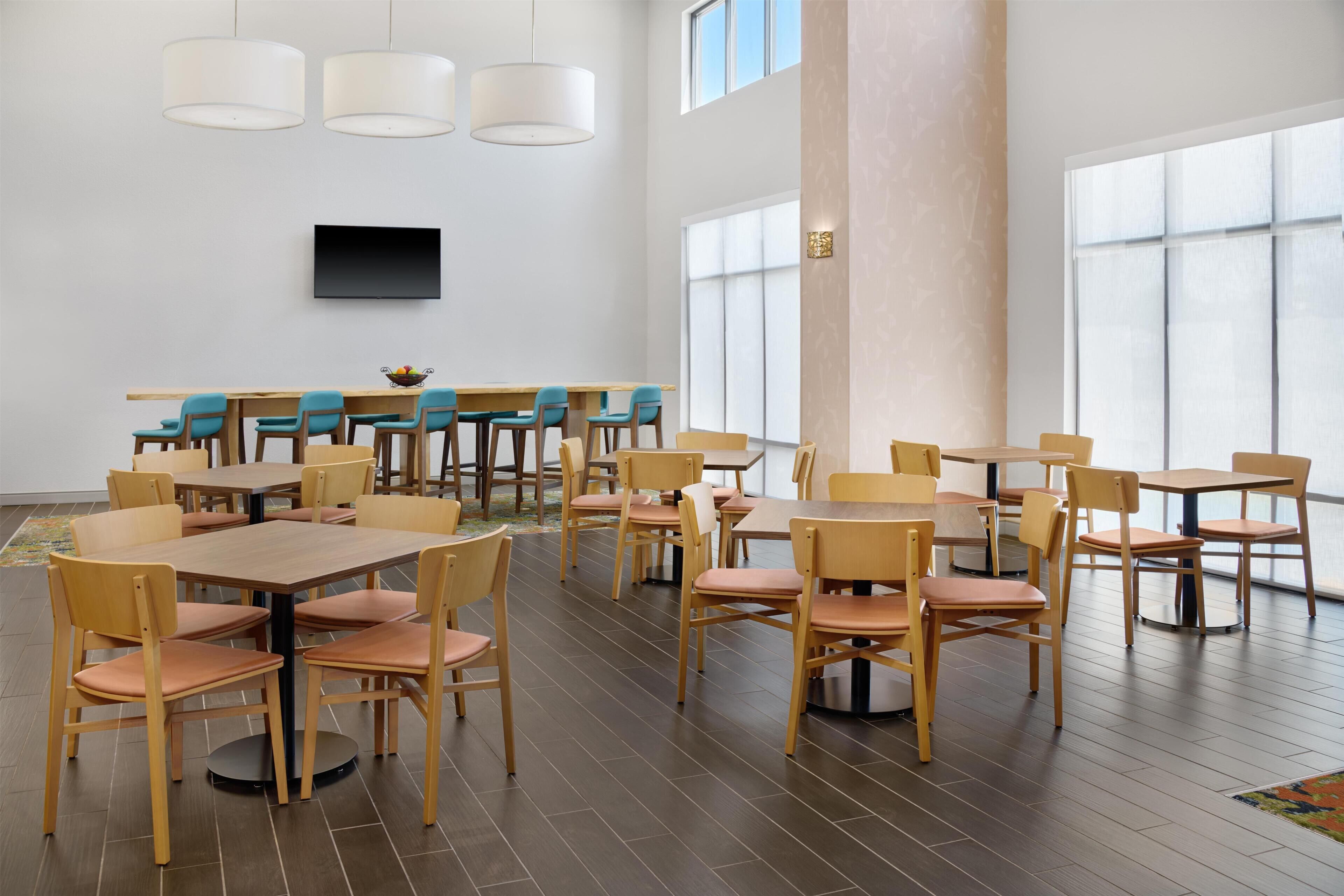 Free daily buffet breakfast