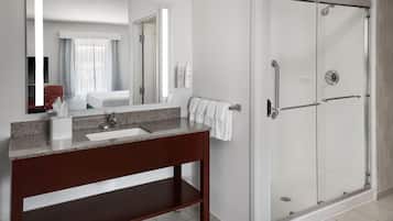 Studio, 1 King Bed, Non Smoking, Kitchenette | Bathroom shower