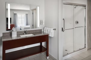 Estúdio, 1 cama King, para não fumantes, cozinha americana | Chuveiro
