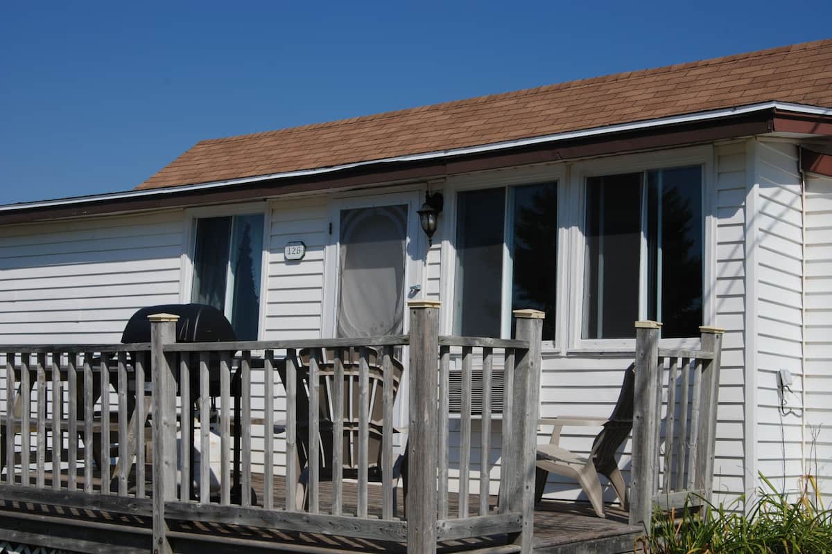 Economy Duplex, 2 Bedrooms | 1 bedroom, iron/ironing board, free WiFi, bed sheets