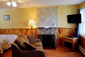 Traditional Cottage | Living area | TV