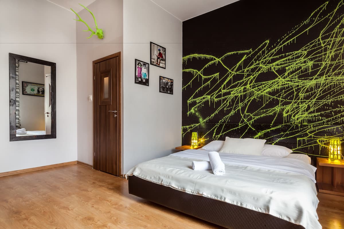 Appartement (109 First Floor, Street View)