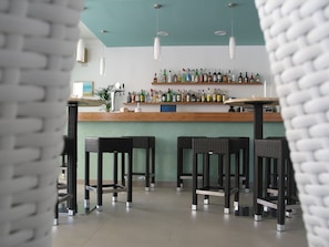 Serves breakfast, lunch, and dinner - Apartamentos Andreas (Ses Salines)