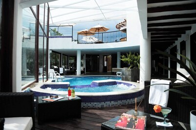 Hotel Meson de los Virreyes