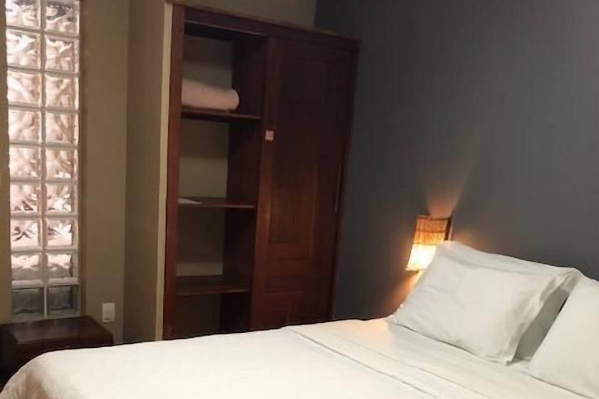 Minibar, rideaux occultants, Wi-Fi gratuit, draps fournis