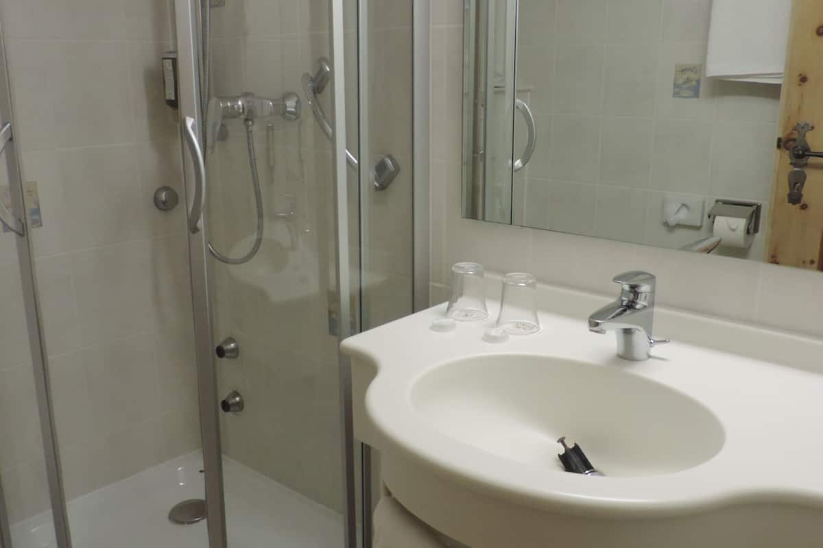 grand double room | bathroom | hair dryer, towels