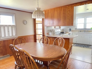 House | In-room dining