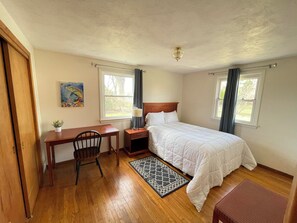 Casa | Escritorio, cunas (de pago), camas supletorias y ropa de cama