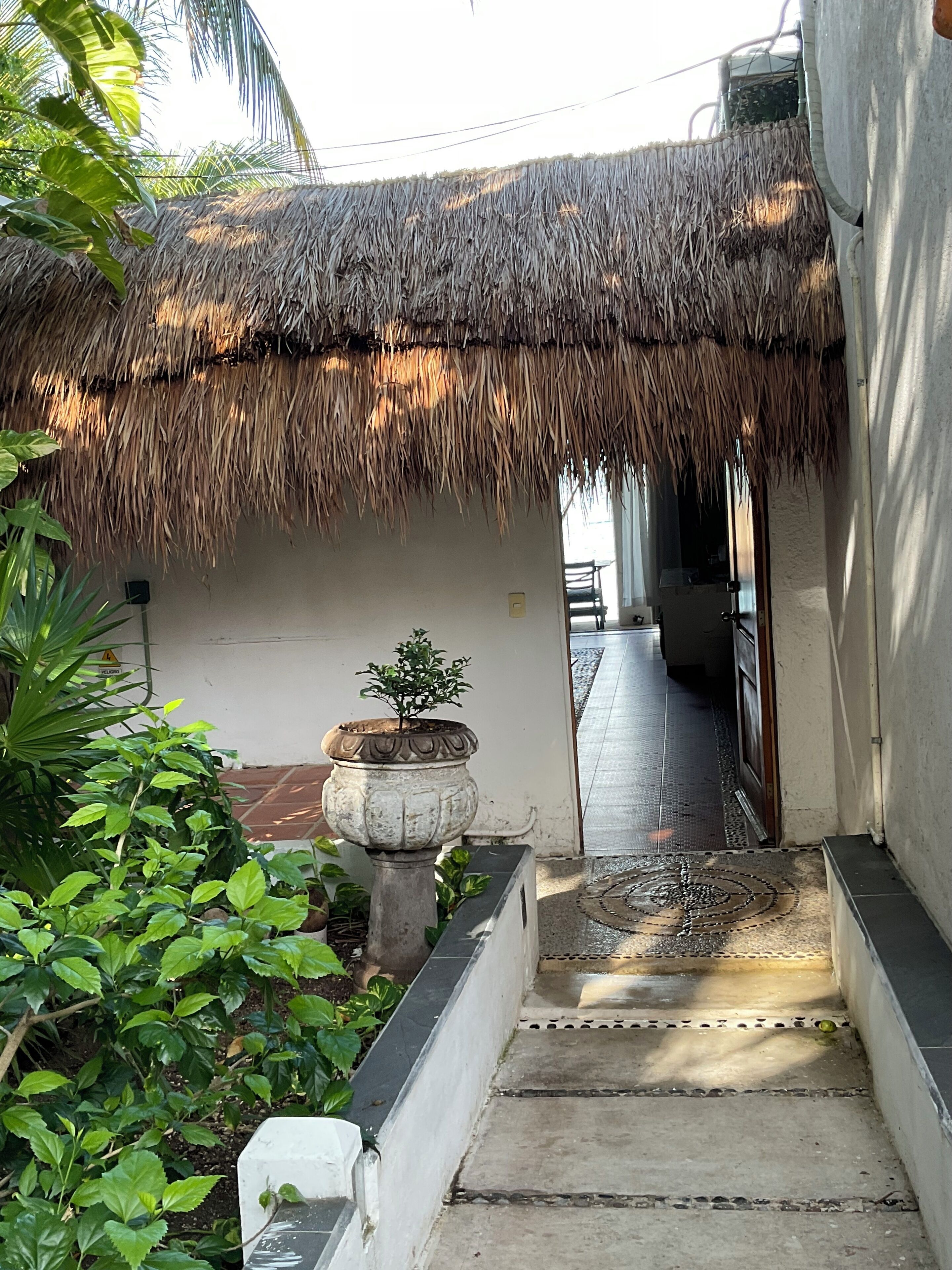 Suite romántica, vistas a la playa | Minibar, cortinas opacas, sistema de insonorización y wifi gratis