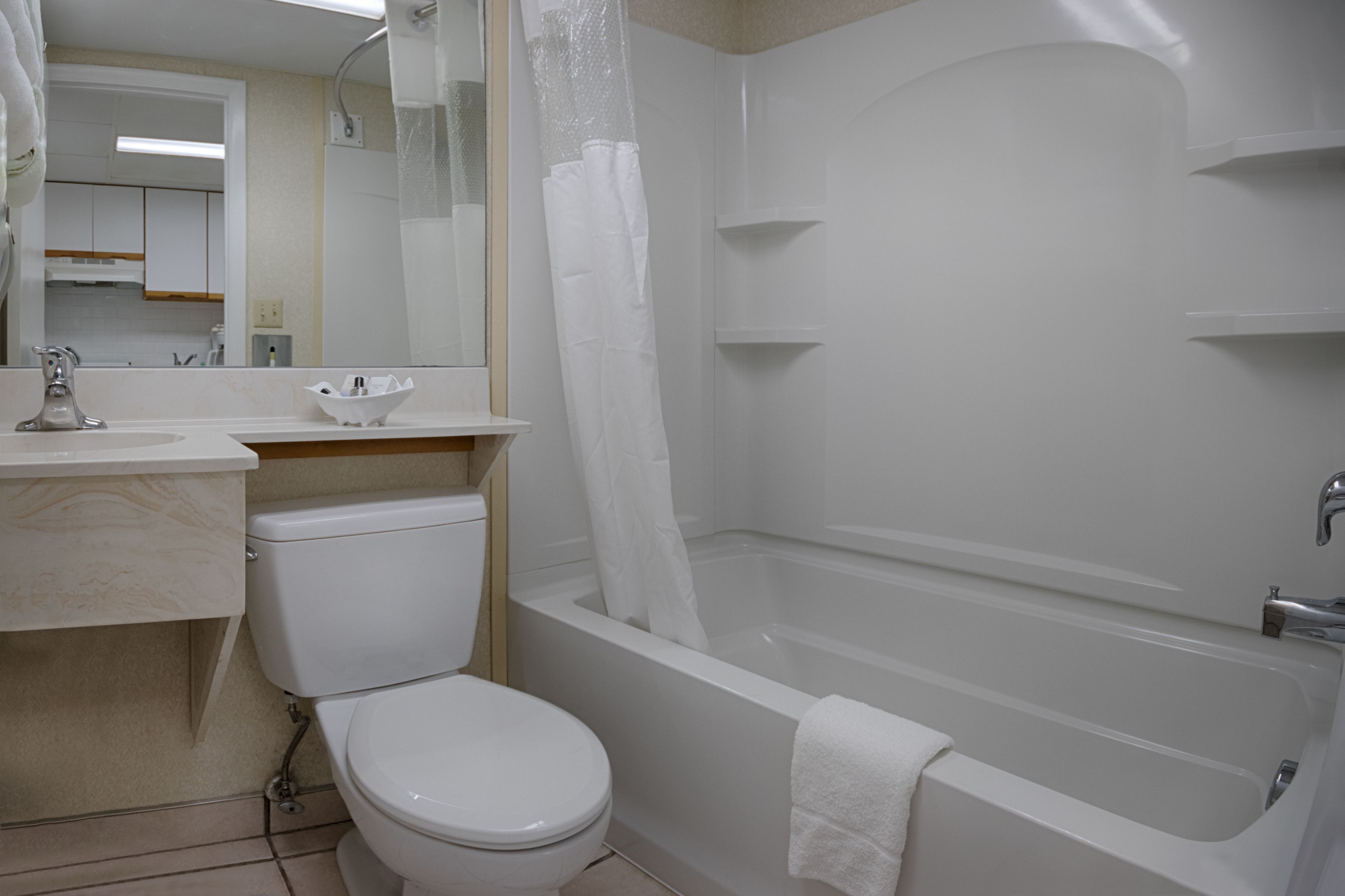 superior room, 2 double beds, kitchen | bathroom | combined shower/bathtub, free toiletries, hair dryer, towels