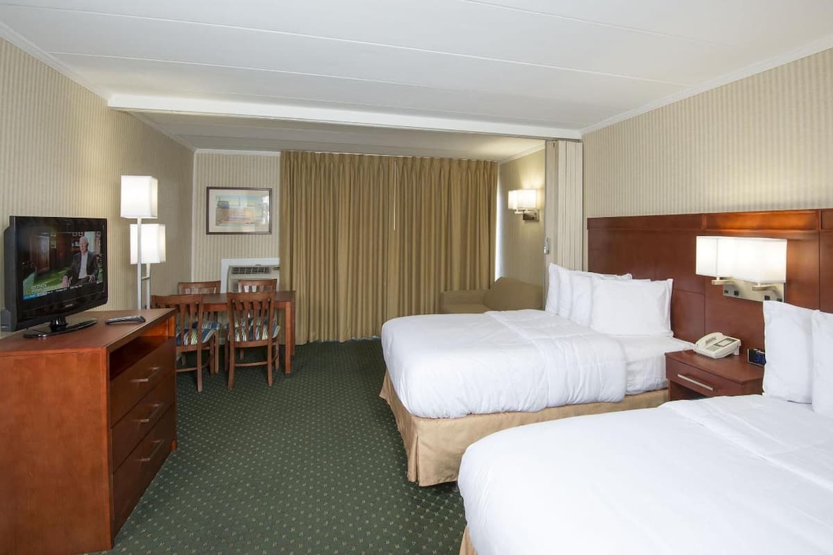 Premium bedding, in-room safe, blackout curtains, iron/ironing board