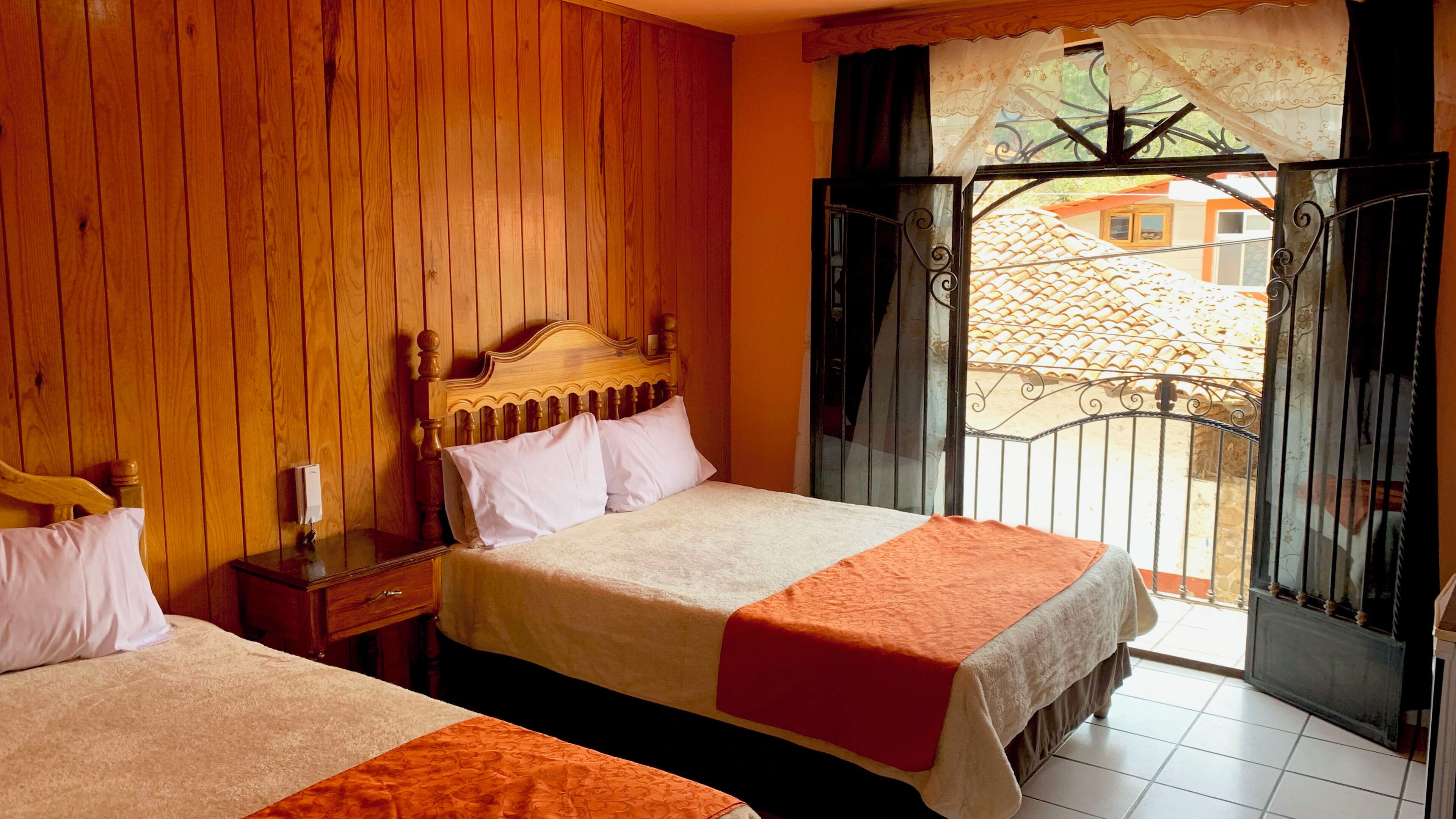 quadruple room | free wifi, bed sheets