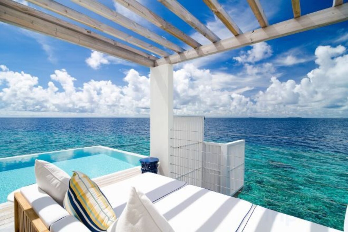 Reef Water Pool Villa