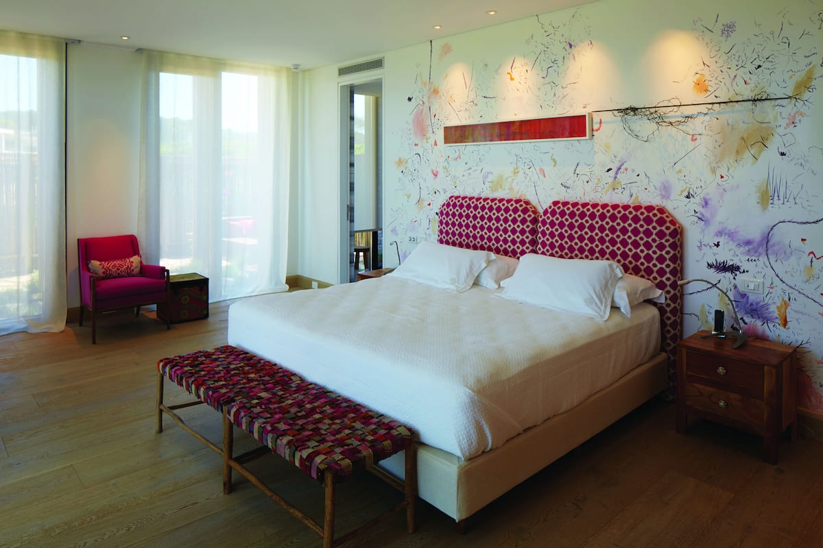 1 bedroom, premium bedding, in-room safe, individually decorated