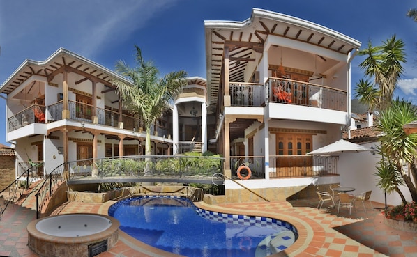 Outdoor pool - Hotel Boutique Villa Roma (Villa de Leyva)