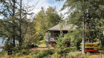 Vóleibol de playa, kayaks y bote de remos o canoa