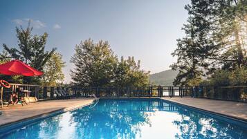 Seasonal outdoor pool, lifeguards on site