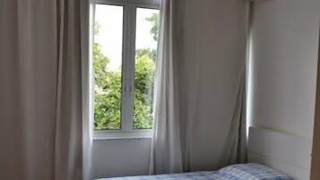 Apartment, Beachside | 1 bedroom, iron/ironing board, free WiFi
