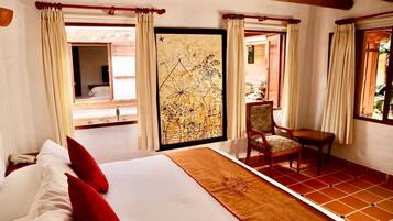 Kamar Standar, 1 Tempat Tidur King | Seprai premium, meja kerja, dan ruang kerja ramah laptop