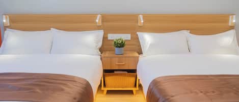 华丽四人房 | 埃及棉床单、高档床上用品、特色家居、办公桌