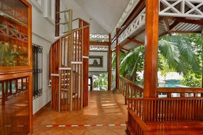 Basic Loft | In-room safe, free WiFi, bed sheets