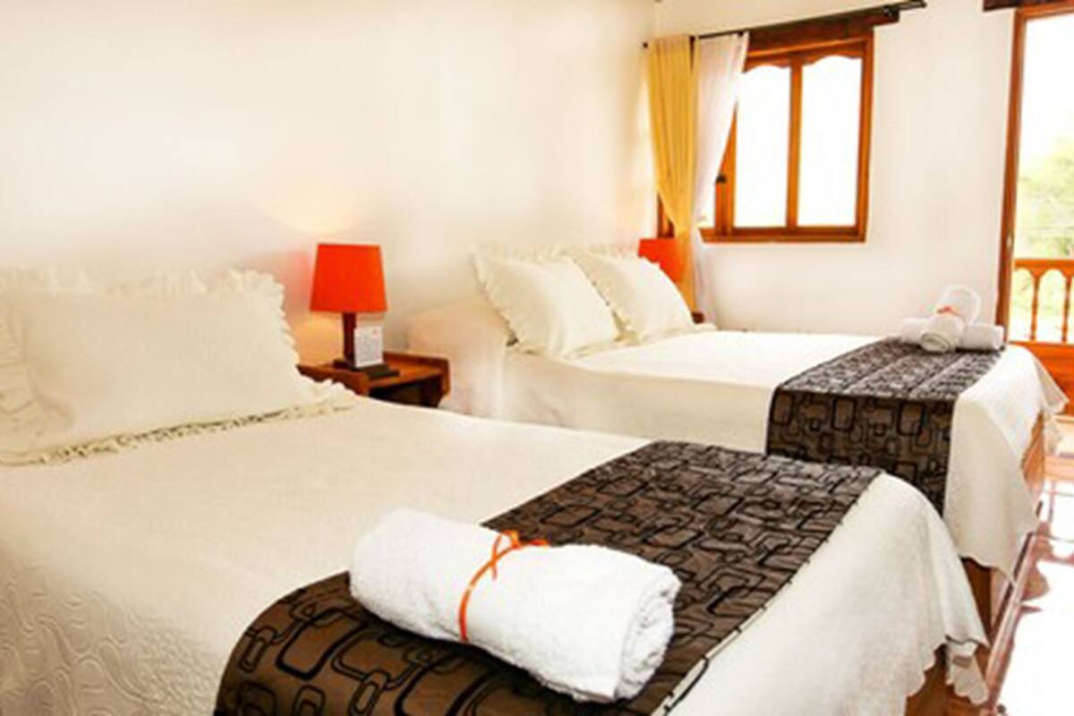 triple room | in-room safe, desk, free cots/infant beds, free wifi