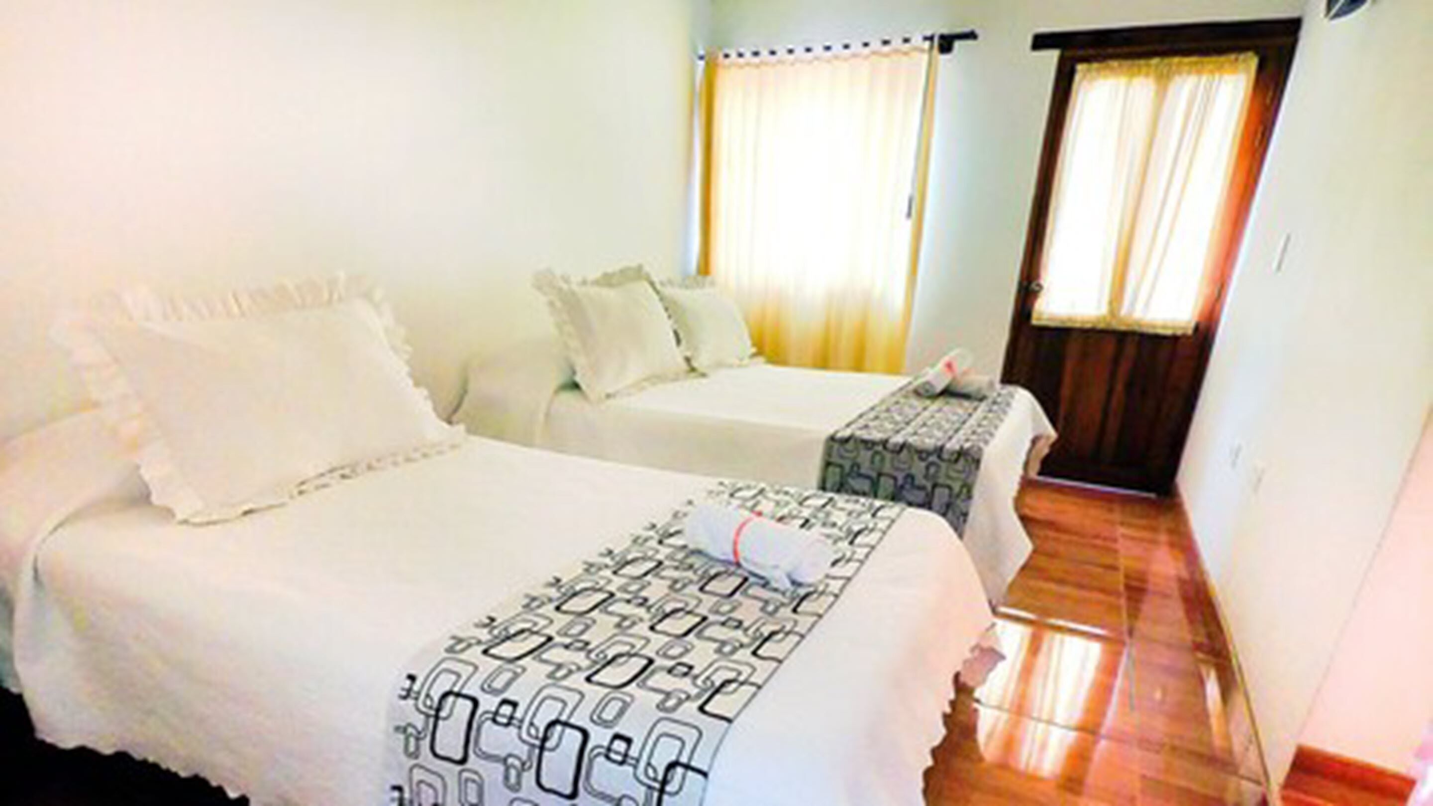 triple room | in-room safe, desk, free cots/infant beds, free wifi