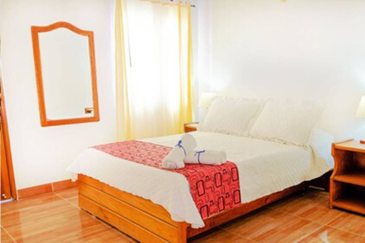 Habitación doble | Caja fuerte, escritorio, cunas gratuitas y wifi gratis