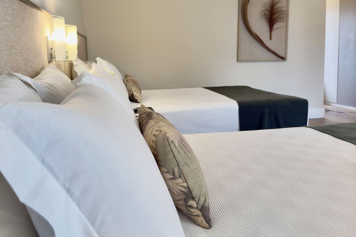 Minibar, in-room safe, soundproofing, free WiFi