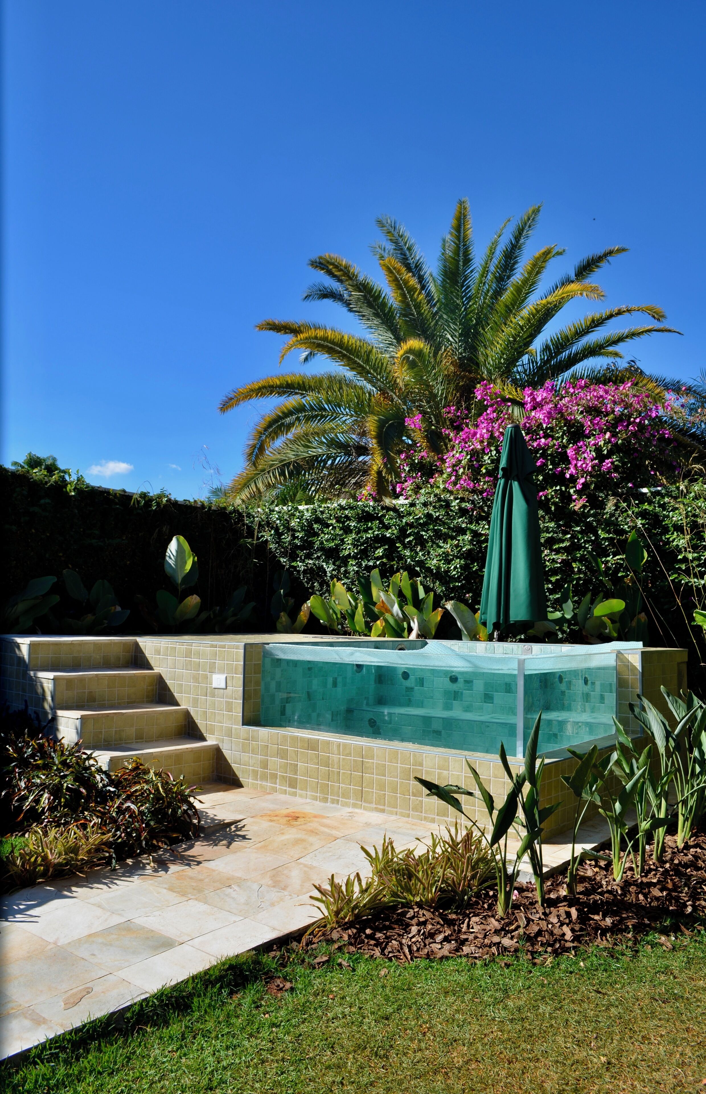 presidential studio suite | private spa tub