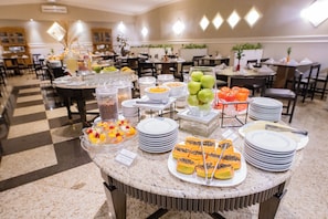 Free daily buffet breakfast