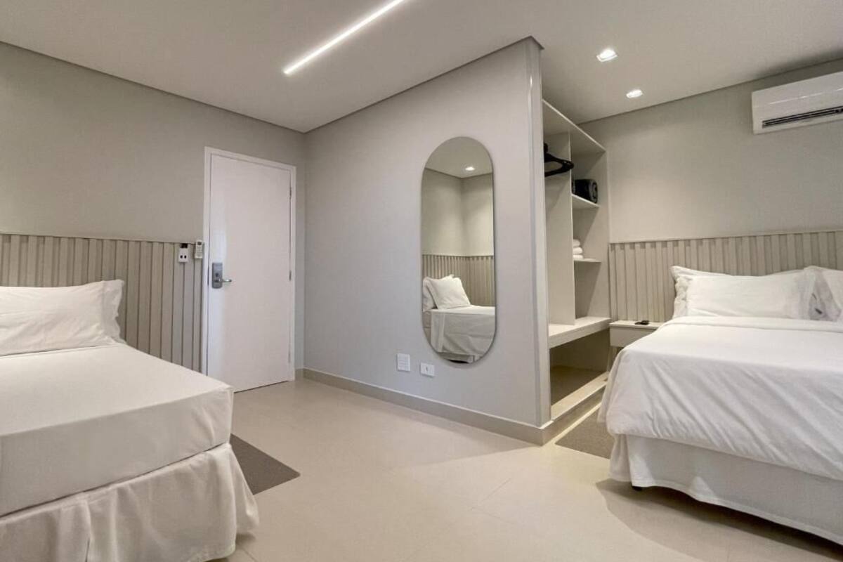 apartamento luxo casal + 1 | 1 bedroom, premium bedding, laptop workspace, blackout curtains