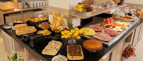 Colazione a buffet inclusa, servita tutte le mattine