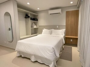 Apartamento Luxo Casal + 1 | Premium bedding, laptop workspace, blackout drapes, free WiFi - Estoril Hotel Marília (Marilia)