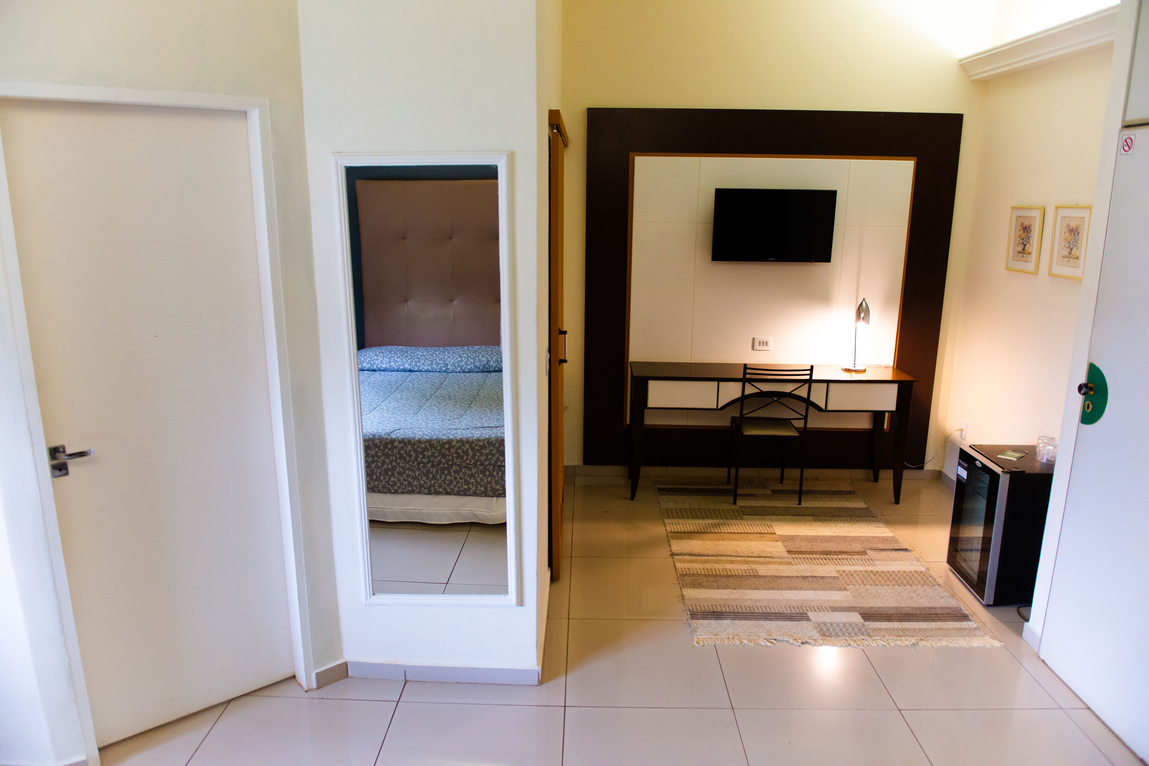 traditional suite | free wifi, bed sheets
