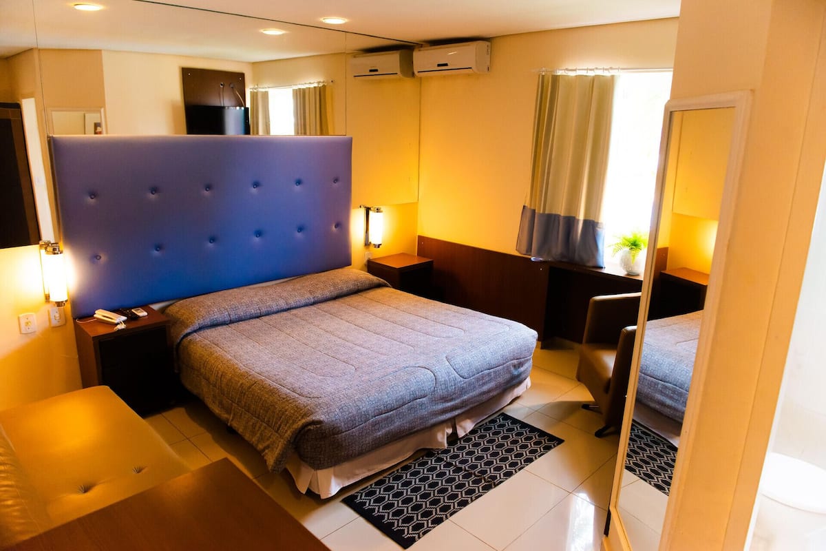 WiFi (free), bed sheets