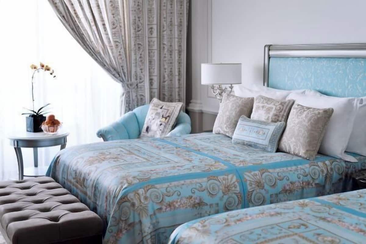 Frette Italian sheets, premium bedding, pillow-top beds, minibar