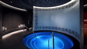 Espace de soins pour les couples, sauna, bain Ă remous, hammam