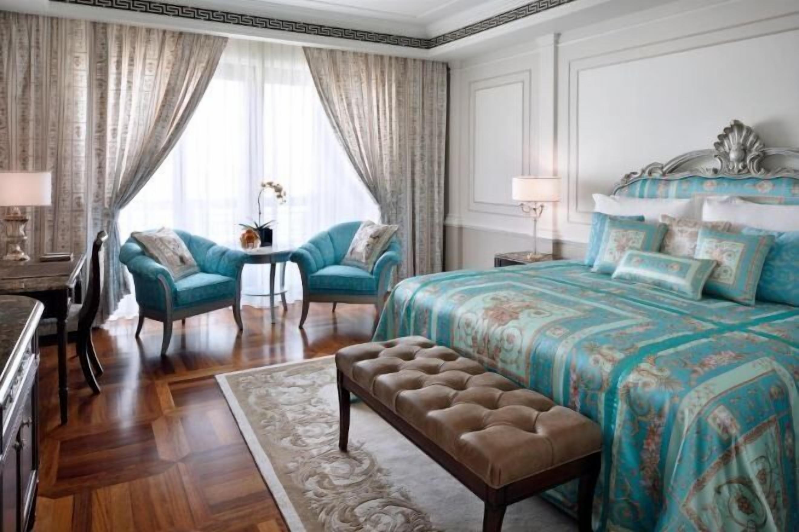 Frette Italian sheets, premium bedding, pillow-top beds, minibar