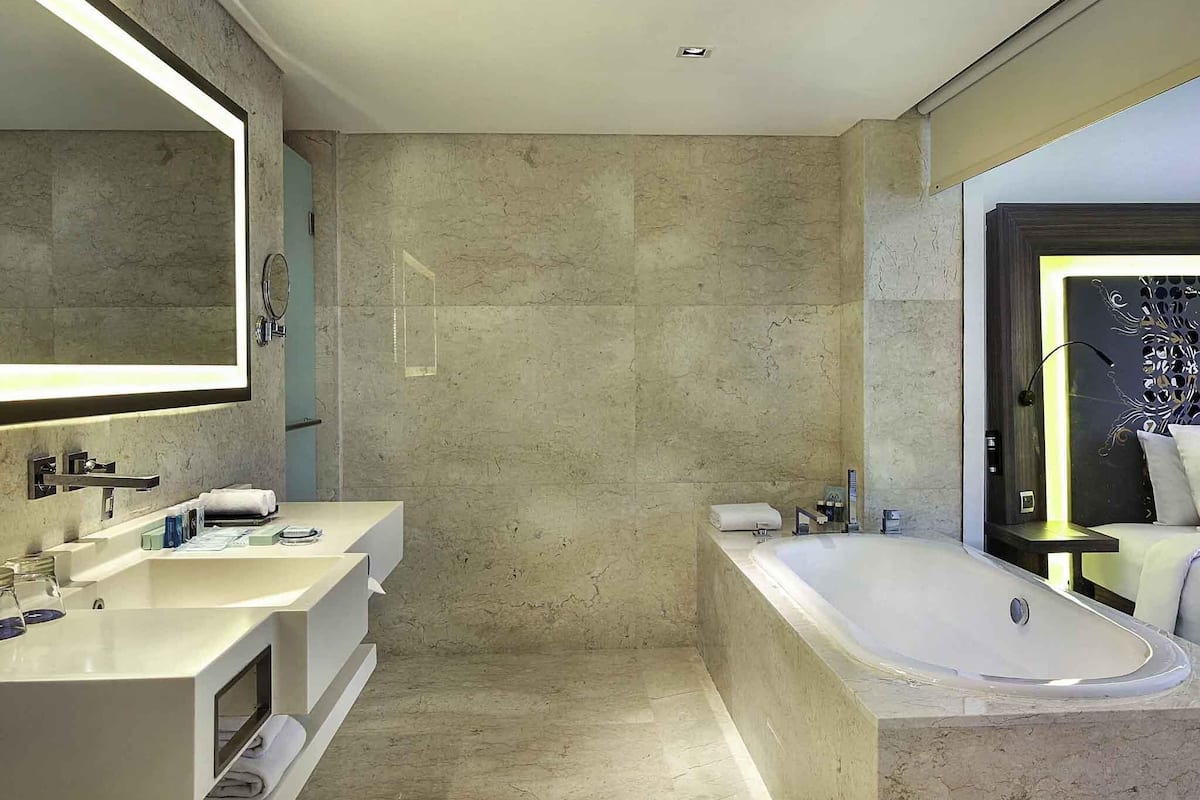 1 bedroom, minibar, in-room safe, desk