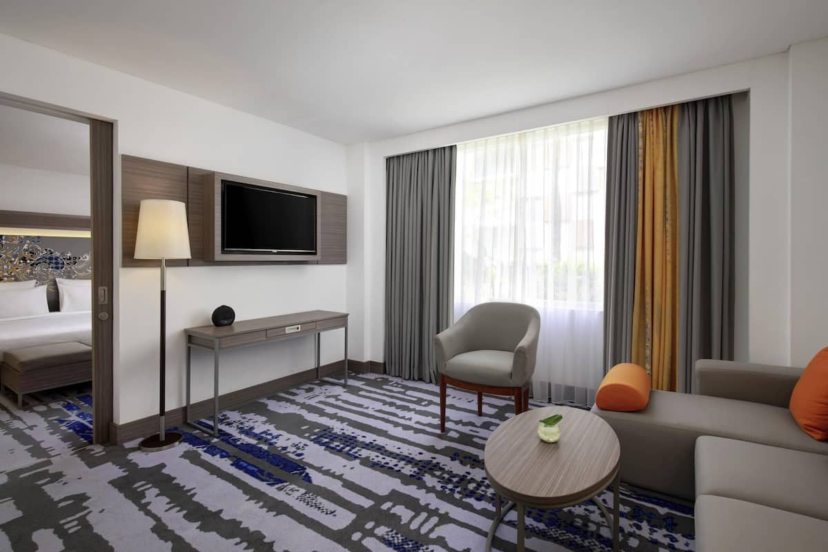 Suite, 1 Double Bed with Sofa bed (Free Access to Premiere Lounge) | Minibar, in-room safe, desk, laptop workspace