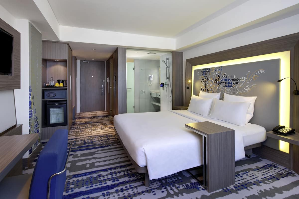 Rom – superior, 1 kingsize-seng | Minibar, safe på rommet, skrivebord og skrivebord for bærbar PC