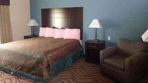 Desk, iron/ironing board, WiFi (free), alarm clocks - Days Inn Freer (Freer)