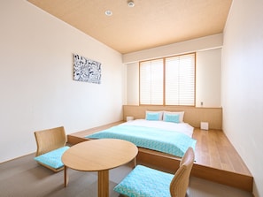 Habitación, no fumadores (Japanese double room) | Caja fuerte, escritorio, wifi gratis y ropa de cama