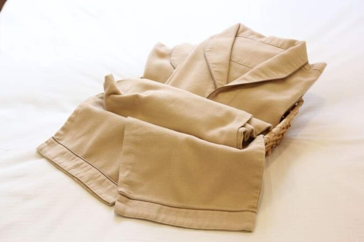 Safe på rommet, skrivebord, wi-fi (inkludert) og sengetøy