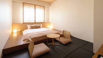 Zimmer, Nichtraucher (Japanese double room) | Zimmersafe, Schreibtisch, kostenloses WLAN, Bettwäsche