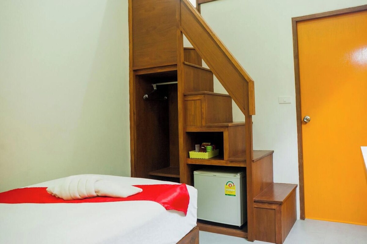 Premium bedding, pillow-top beds, minibar, free WiFi